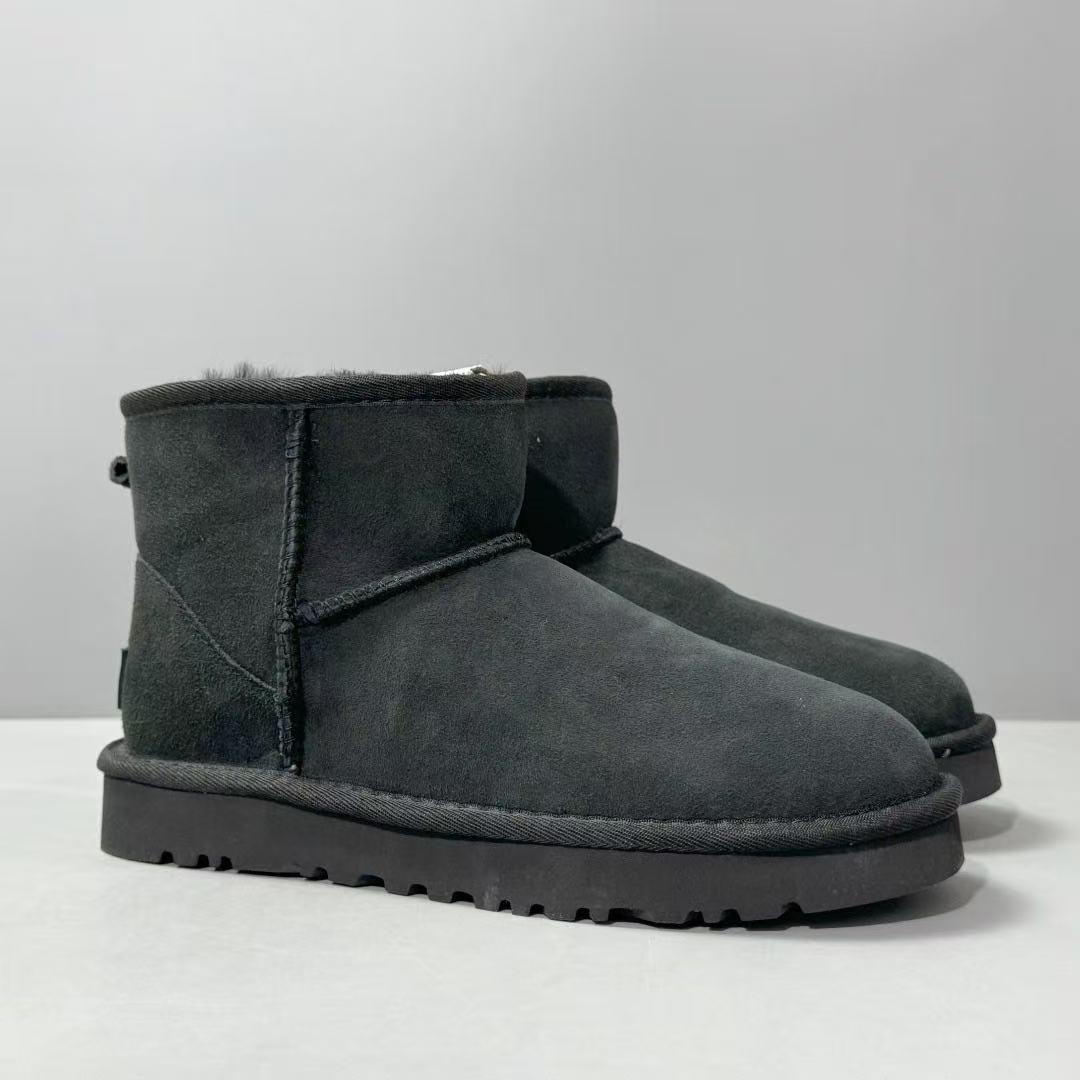 Women’s Black Classic Mini II UGBoots