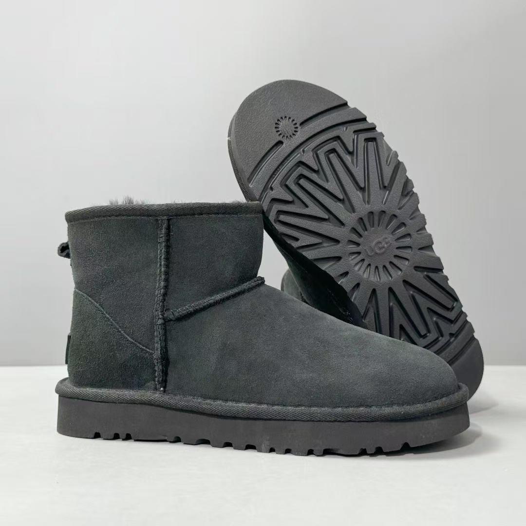 Women’s Black Classic Mini II UGBoots