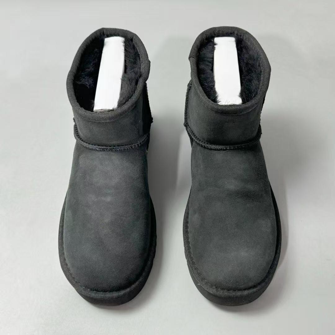 Women’s Black Classic Mini II UGBoots