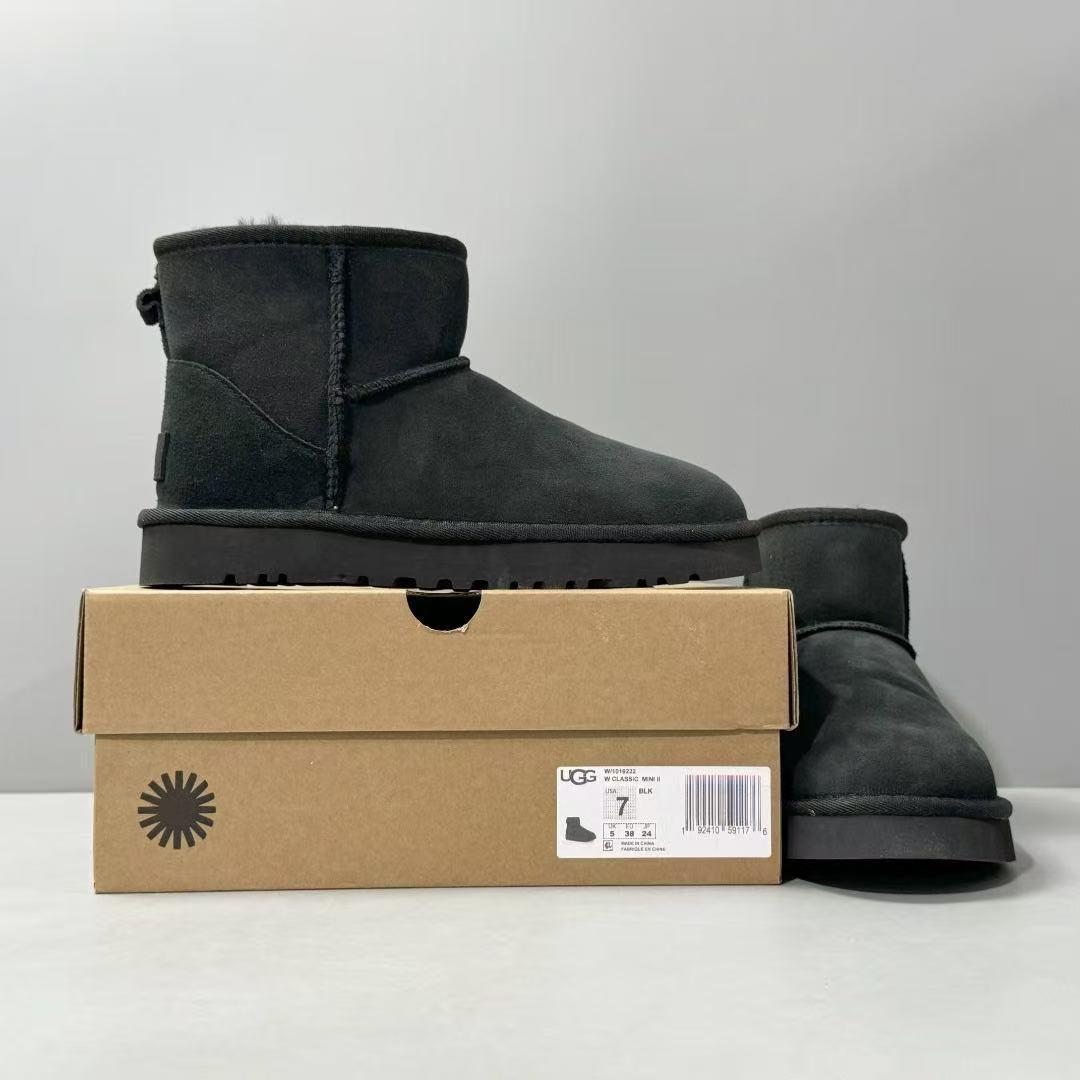 Women’s Black Classic Mini II UGBoots